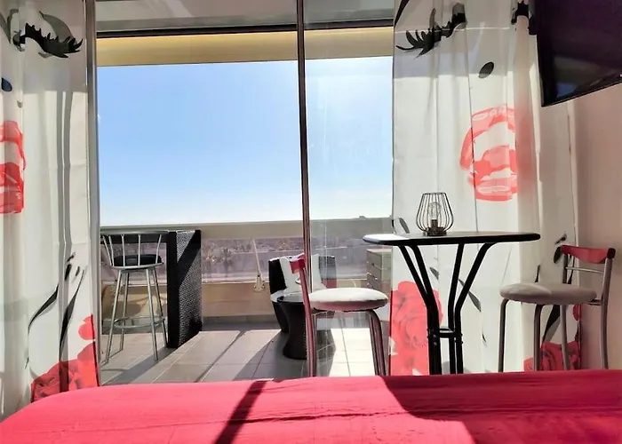 411, Héliopolis Ab Au Village Naturiste * Agde